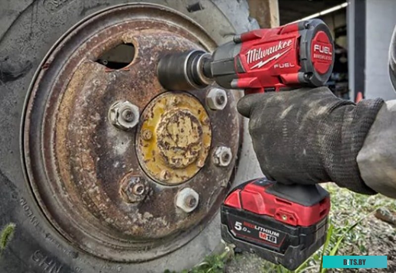 Milwaukee M18 FMTIW2F12-0X 4933478449 (без АКБ, кейс)