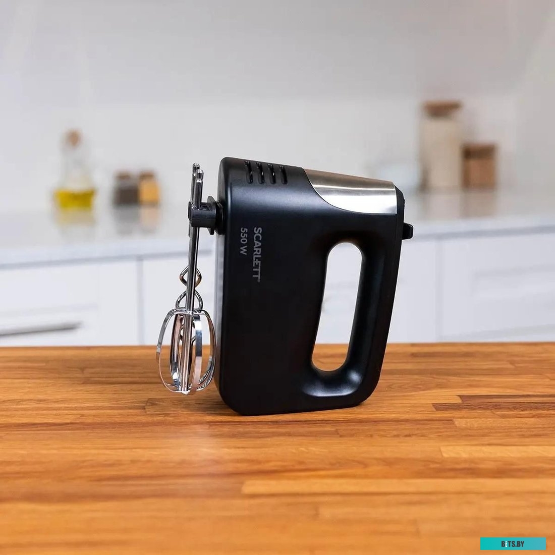 SC-HM40S23 Миксер Scarlett SC-HM40S23, ручной,  черный и серебристый