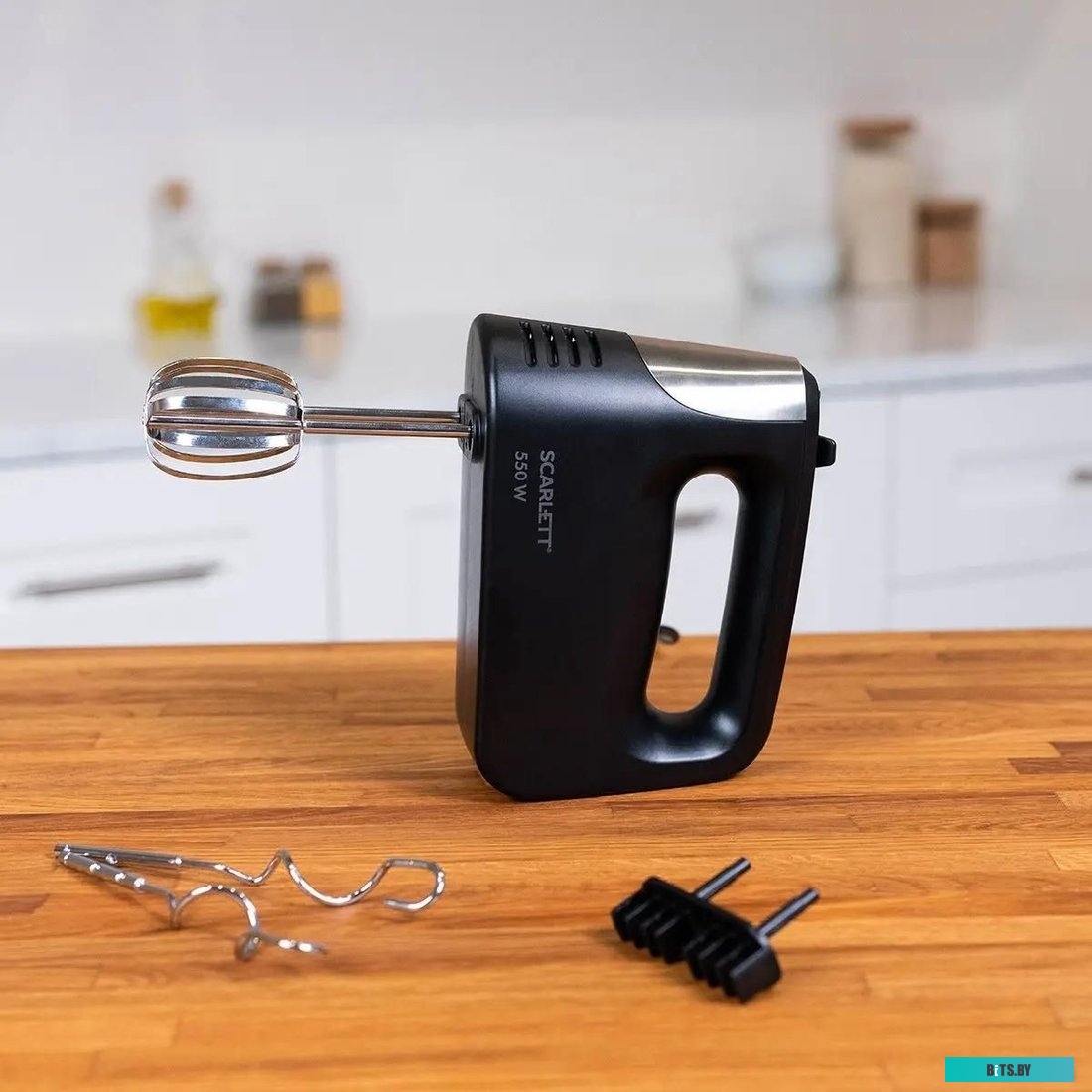 SC-HM40S23 Миксер Scarlett SC-HM40S23, ручной,  черный и серебристый
