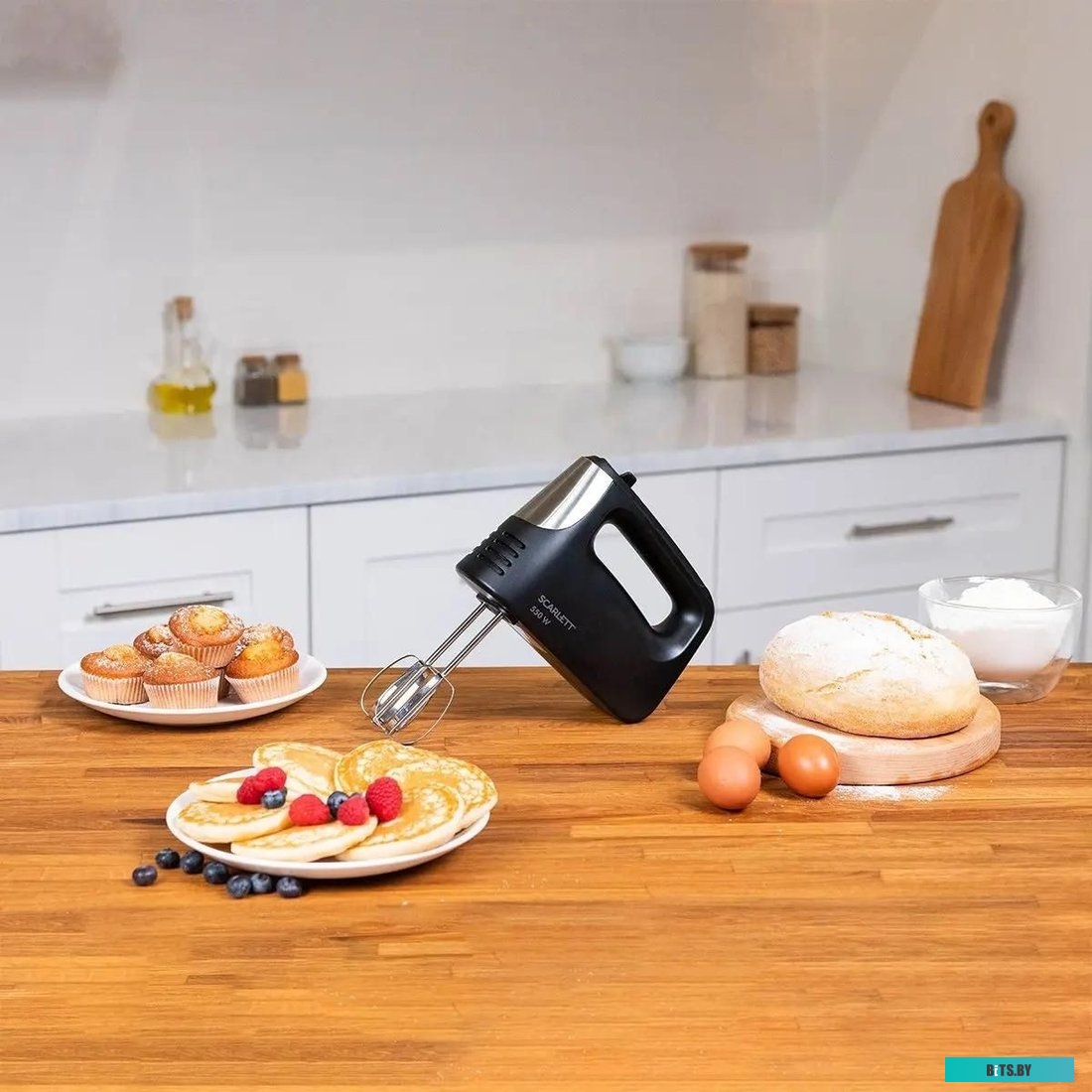 SC-HM40S23 Миксер Scarlett SC-HM40S23, ручной,  черный и серебристый