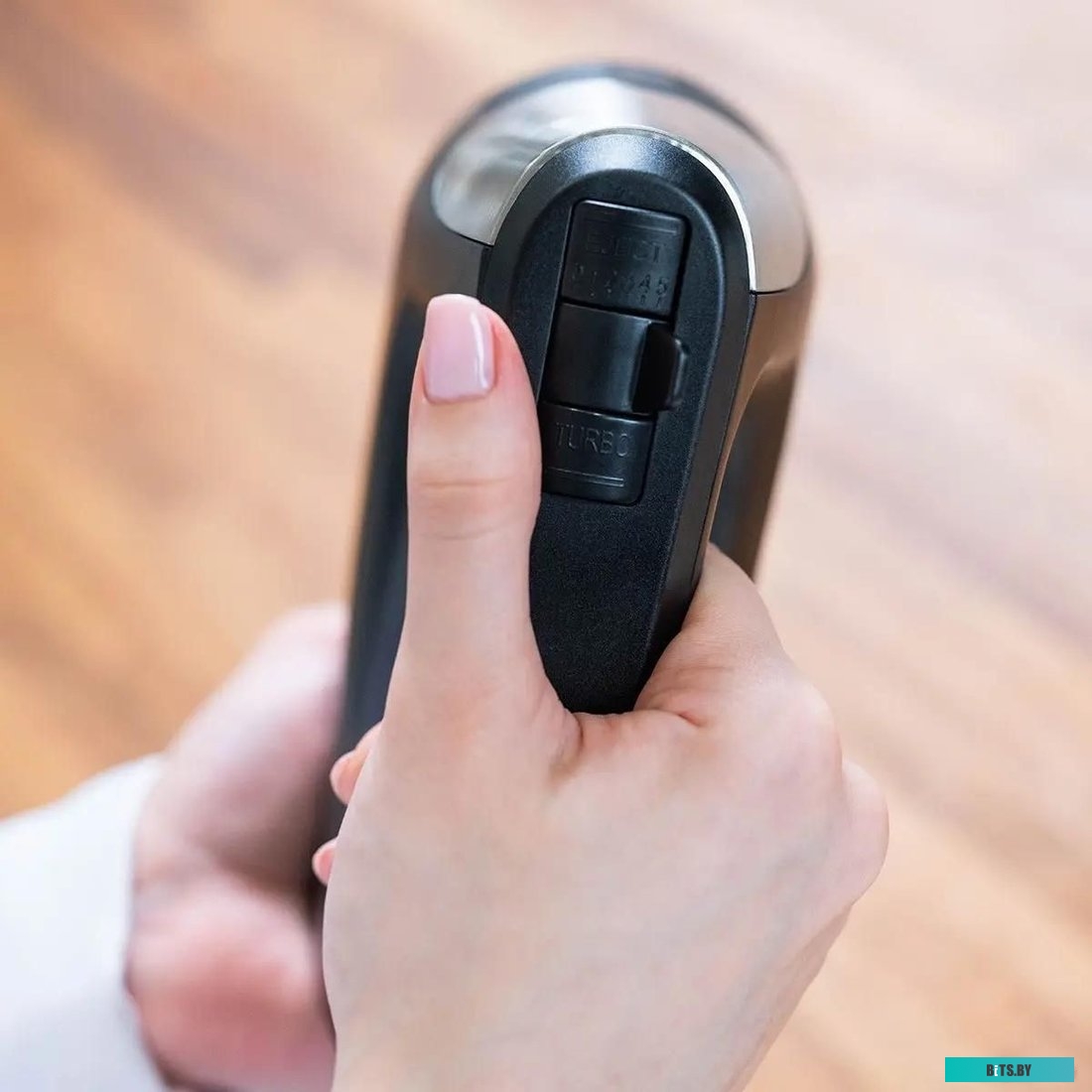 SC-HM40S23 Миксер Scarlett SC-HM40S23, ручной,  черный и серебристый