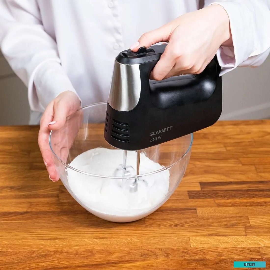 SC-HM40S23 Миксер Scarlett SC-HM40S23, ручной,  черный и серебристый
