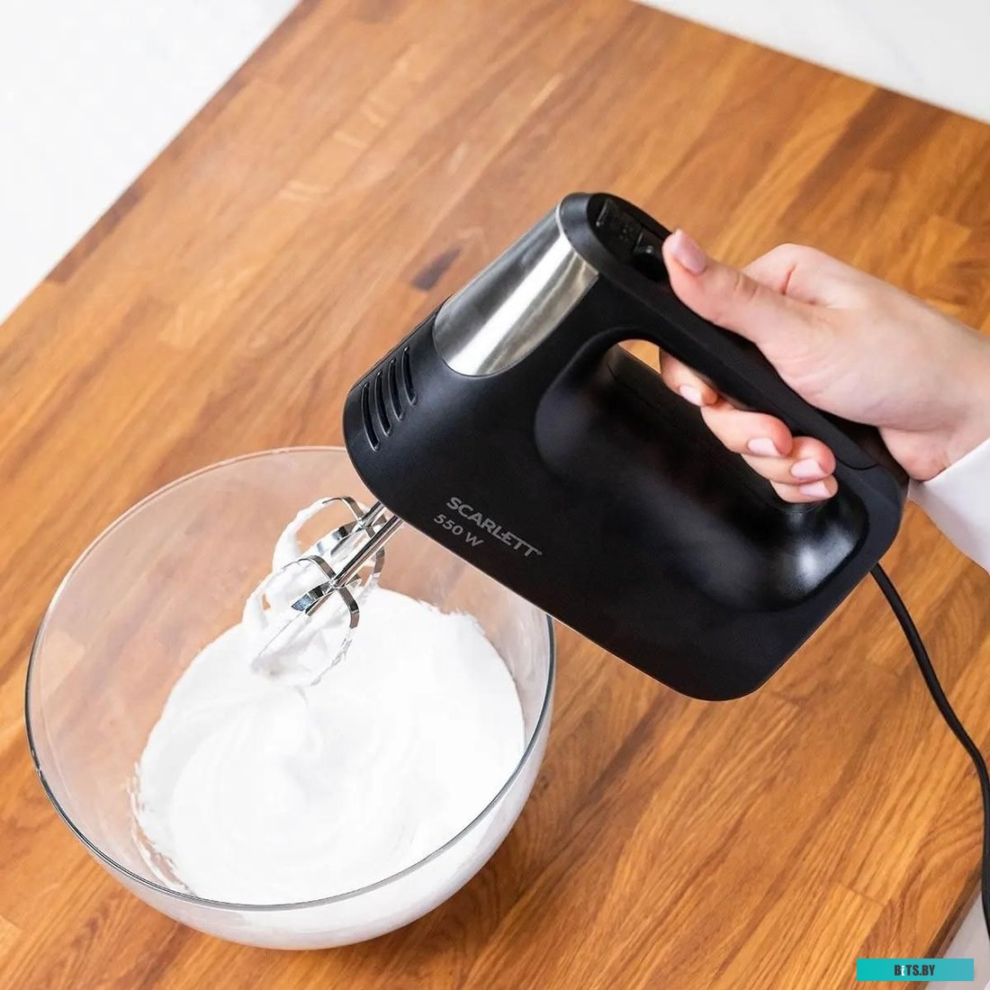SC-HM40S23 Миксер Scarlett SC-HM40S23, ручной,  черный и серебристый