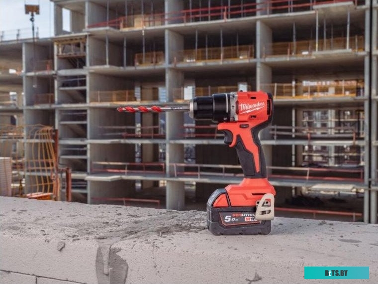 4058546476977 4933492826 Milwaukee M18 M18BLPDRC-502C 4933492826 (с 2-мя АКБ 5 Ач, кейс)