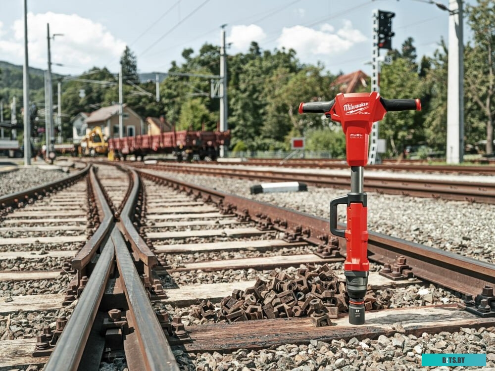 4058546480127 4933493141 Milwaukee M18 FUEL M18FHIWF1R-122C 4933493141 (с 2-мя АКБ, кейс)