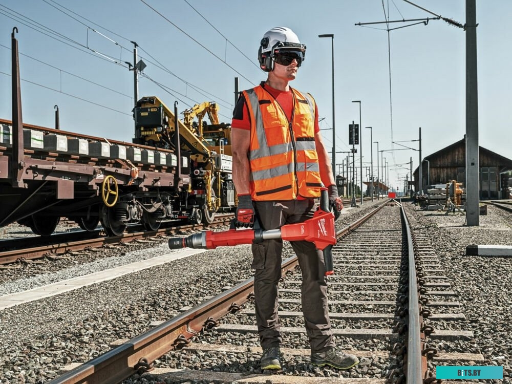 4058546480127 4933493141 Milwaukee M18 FUEL M18FHIWF1R-122C 4933493141 (с 2-мя АКБ, кейс)