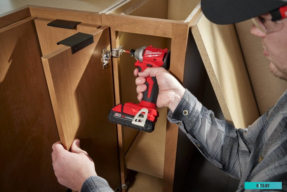 4058546477141 4933492843 Milwaukee M18 M18BLIDR-502X 4933492843 (с 2-мя АКБ, кейс)