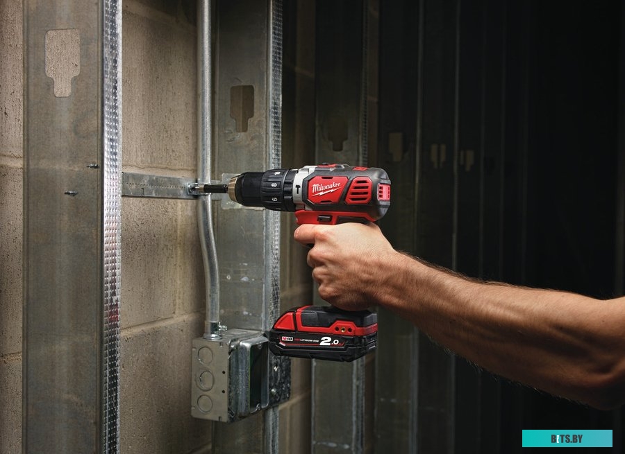 Milwaukee M18 BPD-202C 4933443515 (с 2-мя АКБ, кейс)