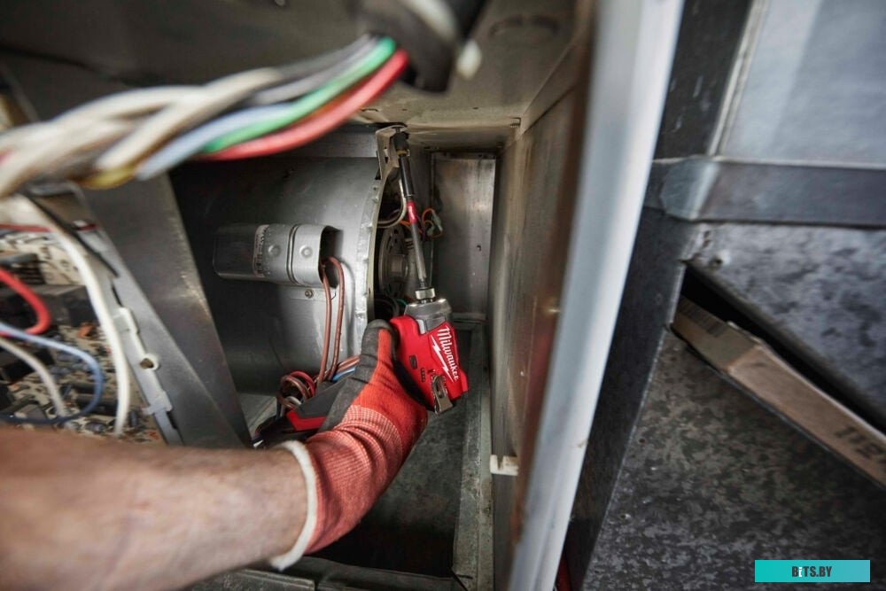 4058546376710 4933479877 Milwaukee M12 FUEL M12FID2-202X 4933479877 (с 2-мя АКБ, кейс)