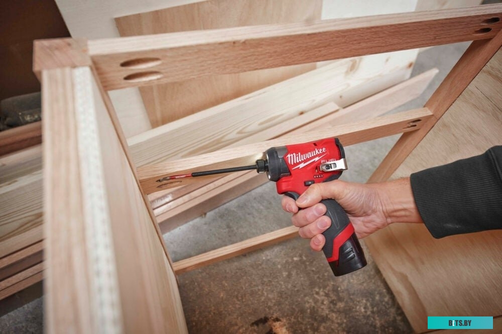 4058546376710 4933479877 Milwaukee M12 FUEL M12FID2-202X 4933479877 (с 2-мя АКБ, кейс)