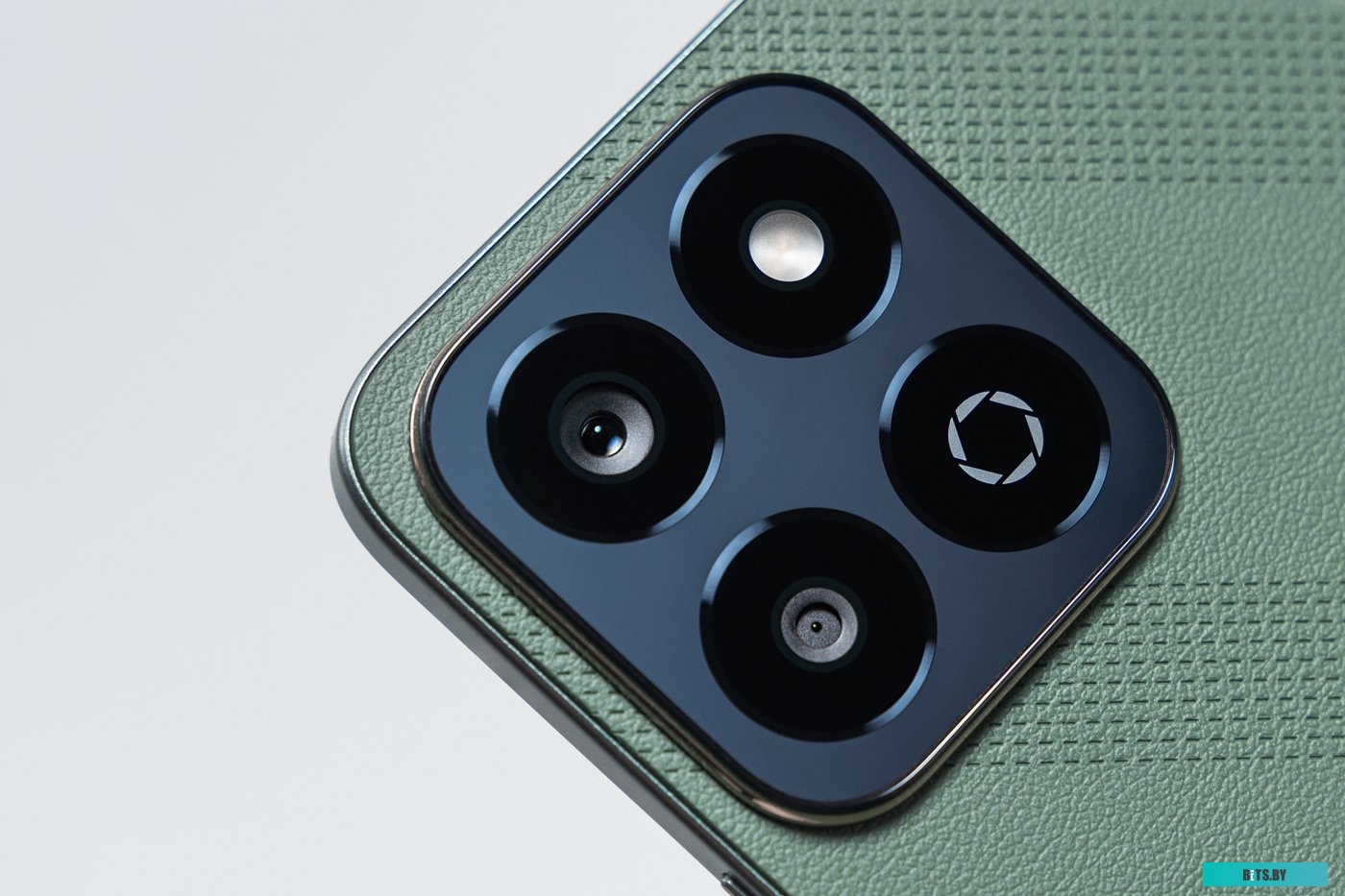 Смартфон HONOR 200 PRO 12+512Gb белый (5109BFUJ) 5109BFUJ