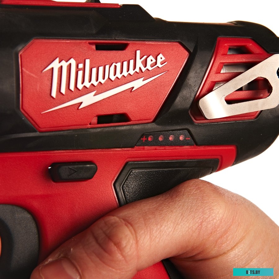 Milwaukee M12 BPD-202C 4933441940 (с 2-мя АКБ, кейс)