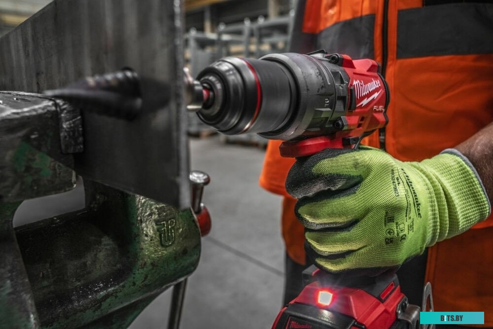 4058546418403 4933492473 Milwaukee M18 FUEL M18FPD3-402C 4933492473 (с 2-мя АКБ 4 Ач, кейс)