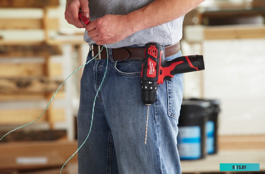 Milwaukee M12 BPD-202C 4933441940 (с 2-мя АКБ, кейс)