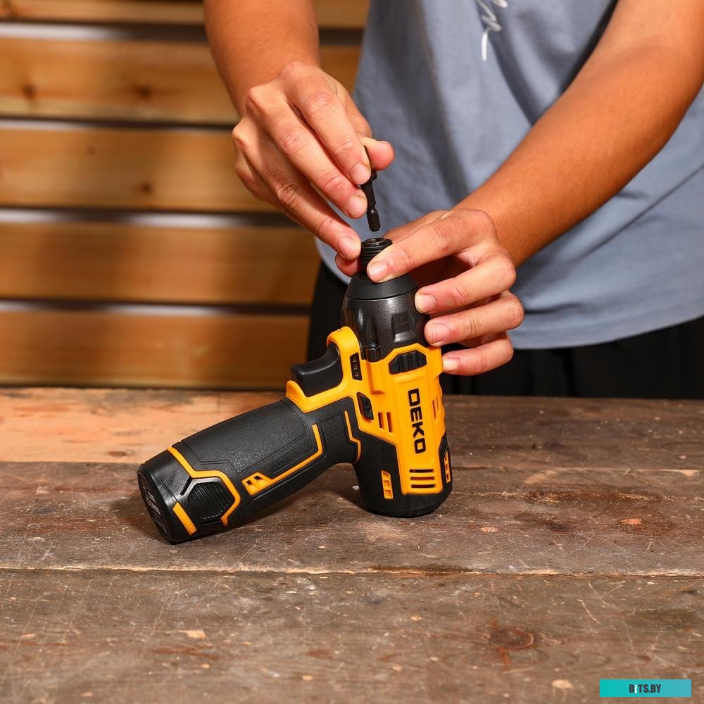 Deko DKIS12-Li Set 063-4390 (с 2-мя АКБ, кейс)