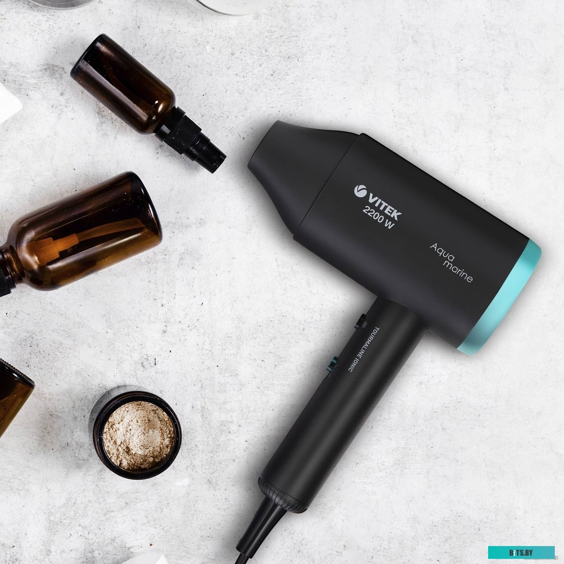 VT-1324 Фен Vitek VT-1324, 2200Вт, черный и зеленый