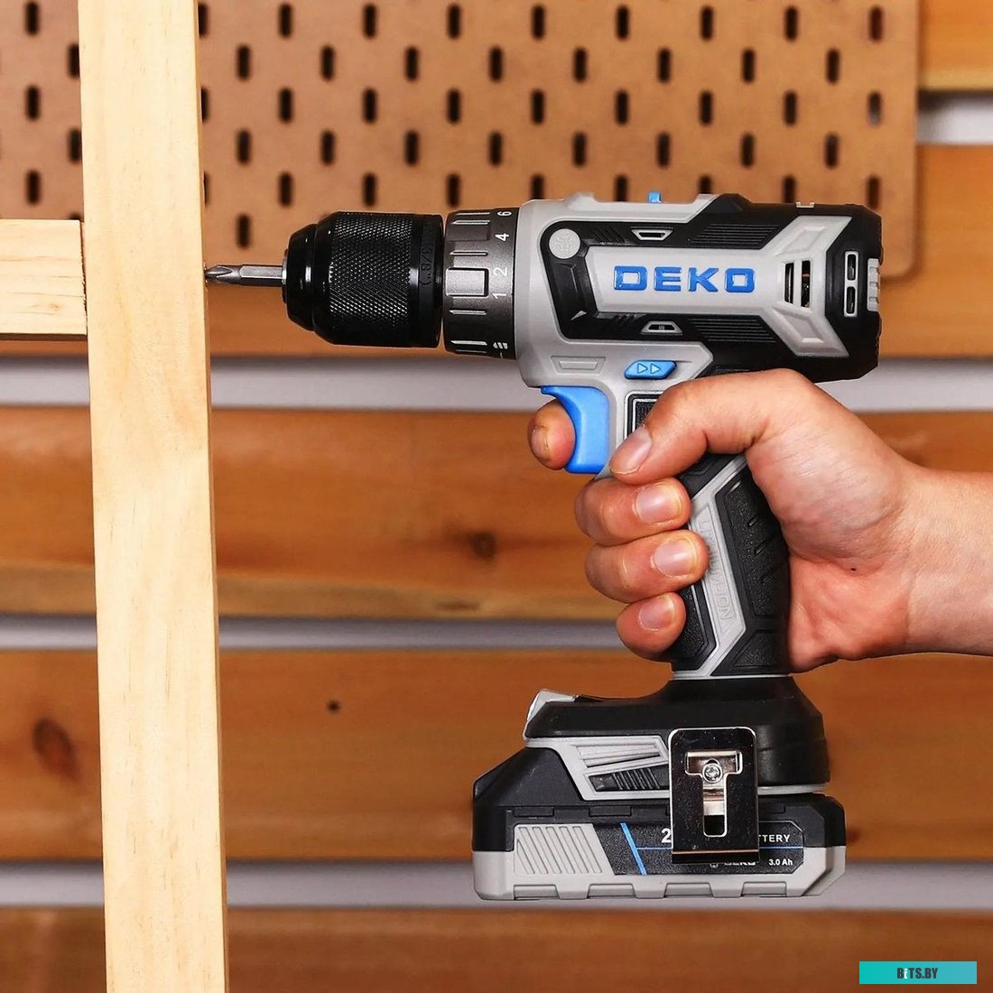 085-1005 Deko Loner 20V 085-1005 (с 2-мя АКБ)