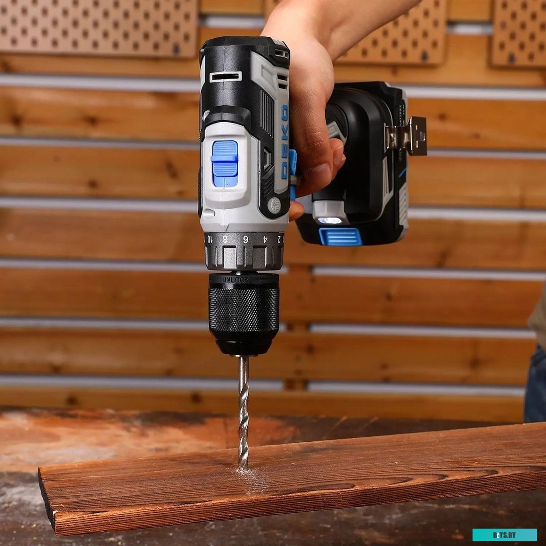 085-1005 Deko Loner 20V 085-1005 (с 2-мя АКБ)