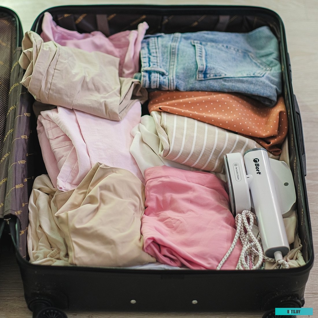 93415711 Отпариватель для одежды BORT Travel (93415711)