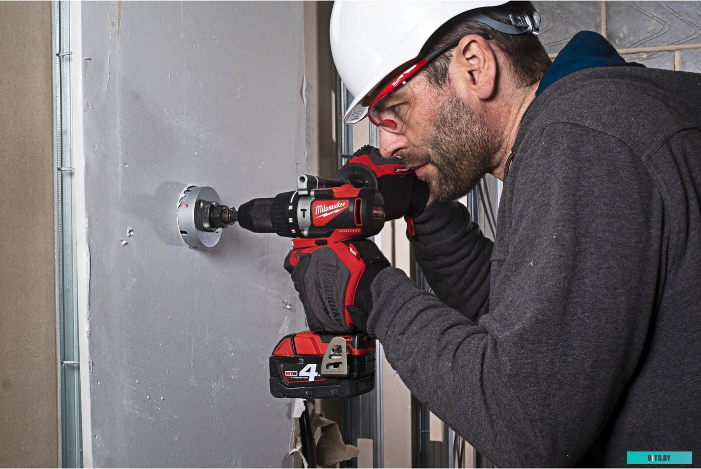 4933464517 Milwaukee M18 BLPD2-502X 4933464517 (с 2-мя АКБ 5 Ач, кейс)