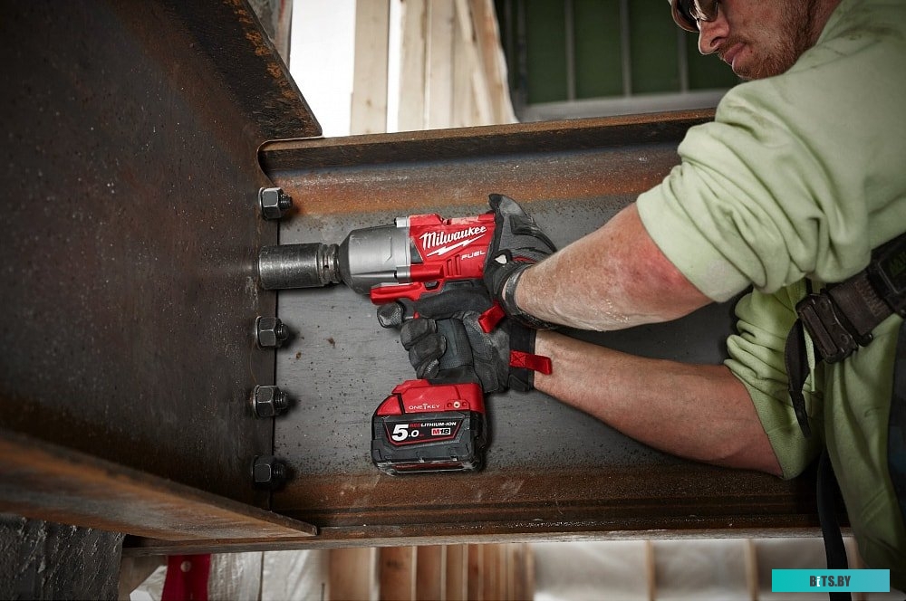 Milwaukee M18 ONEFHIWF12-502X 4933459727 (с 2-мя АКБ, кейс)