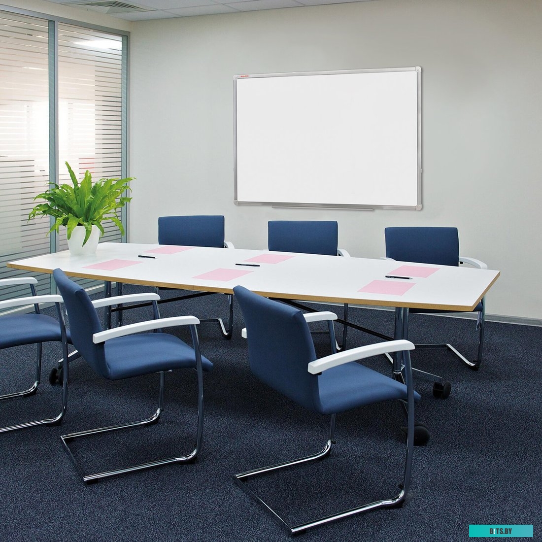 Магнитно-маркерная доска BRAUBERG Стандарт 60х90 см 235521