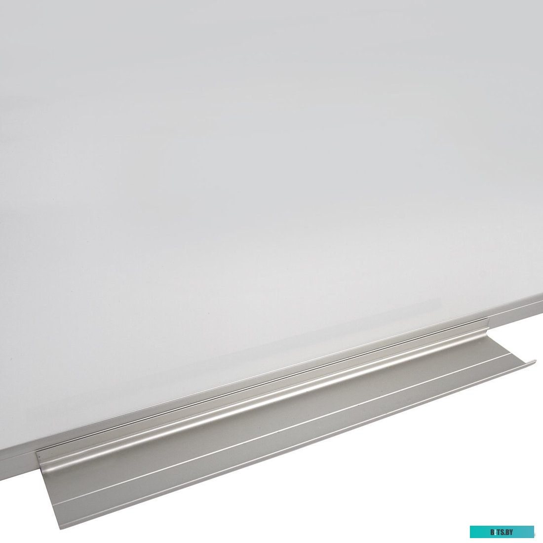 Магнитно-маркерная доска BRAUBERG Стандарт 60х90 см 235521