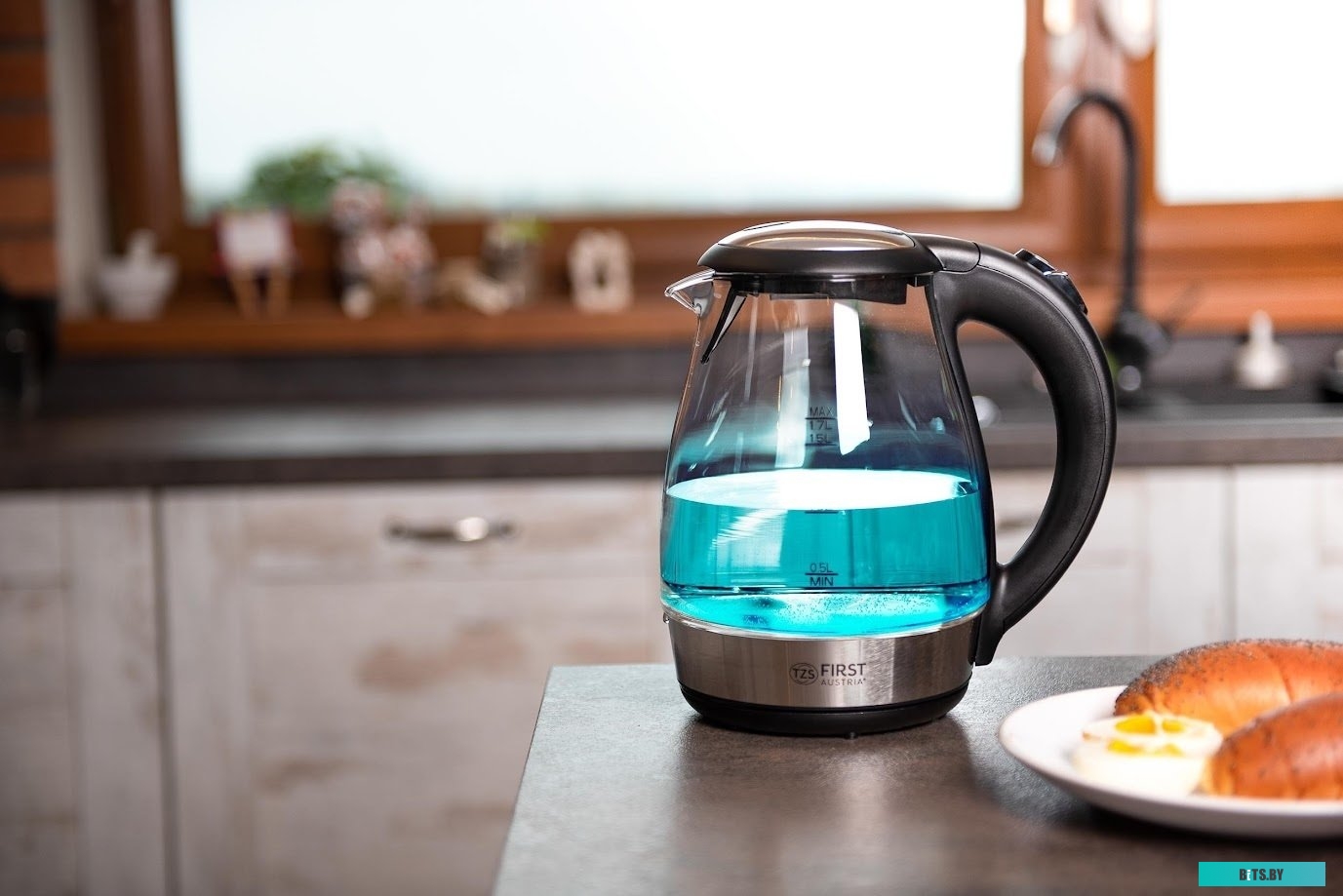 Электрочайник First FA-5405-8