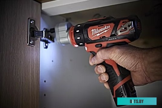 Milwaukee M12 BDDXKIT-202C 4933447836 (с 2-мя АКБ, кейс)