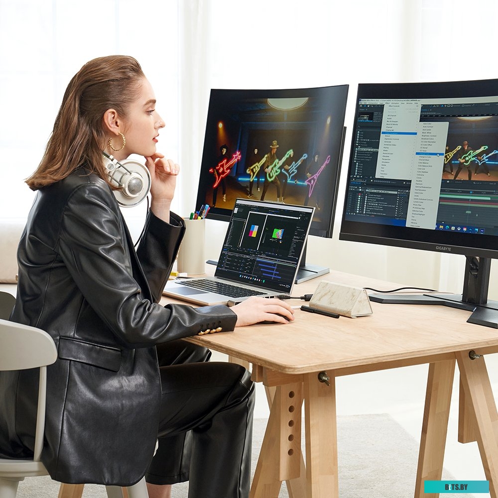 Ноутбук Gigabyte Aero 17 XE5 XE5-73RU744HP