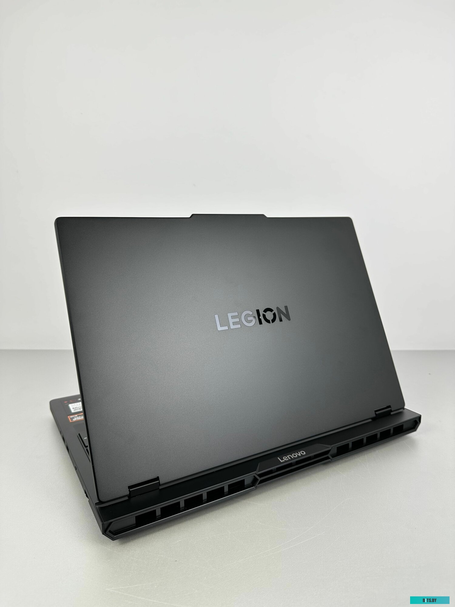 82WQ008XRM Ноутбук PRO7-16IRX8H 82WQ008XRM 16" CI9-13900HX 32G/1TB DOS LENOVO