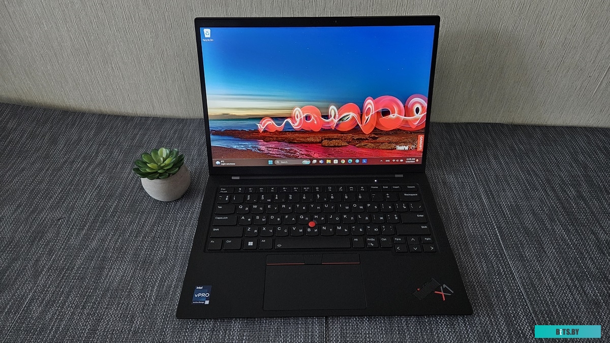Ноутбук Lenovo ThinkPad X1 Carbon Gen 11 21HM00ARRT