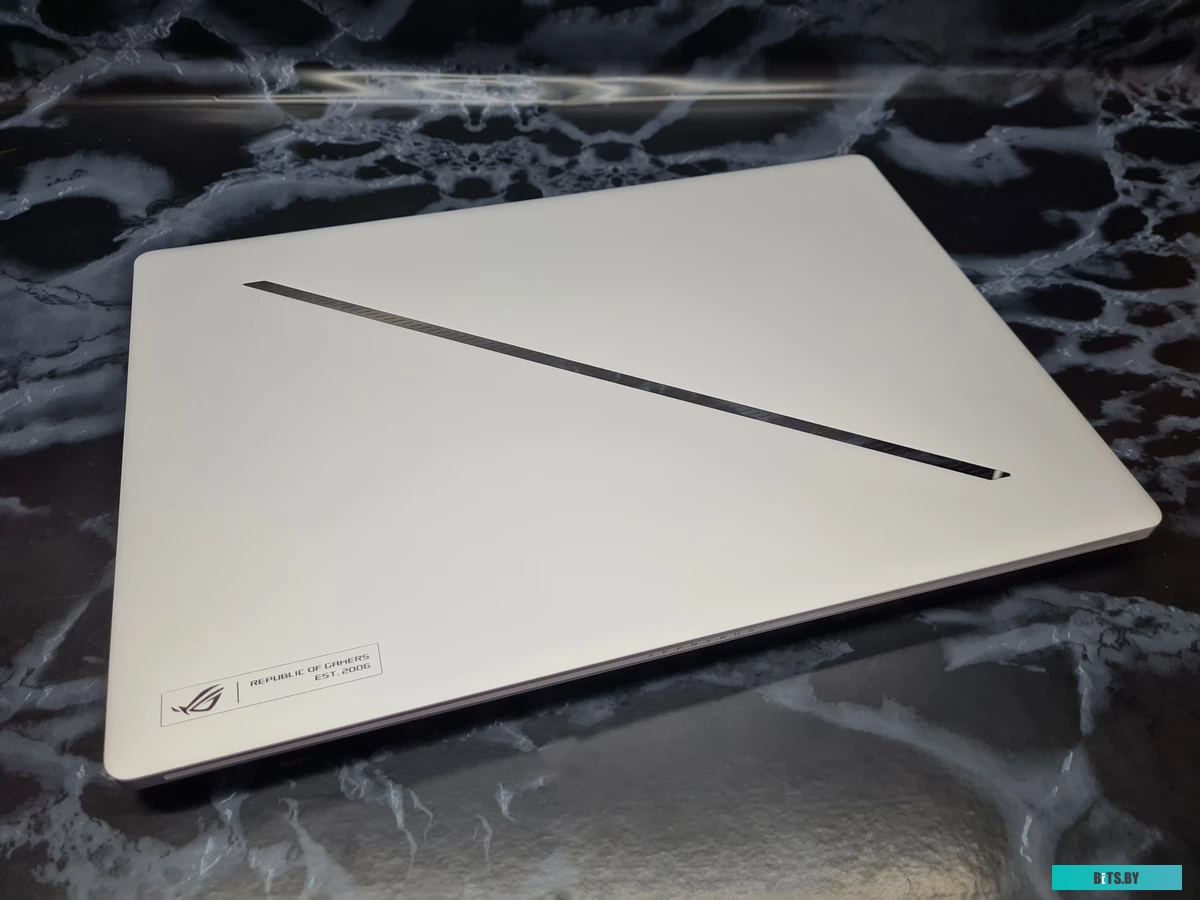 Ноутбук ASUS ROG Zephyrus G16 2024 GA605WI-QR049