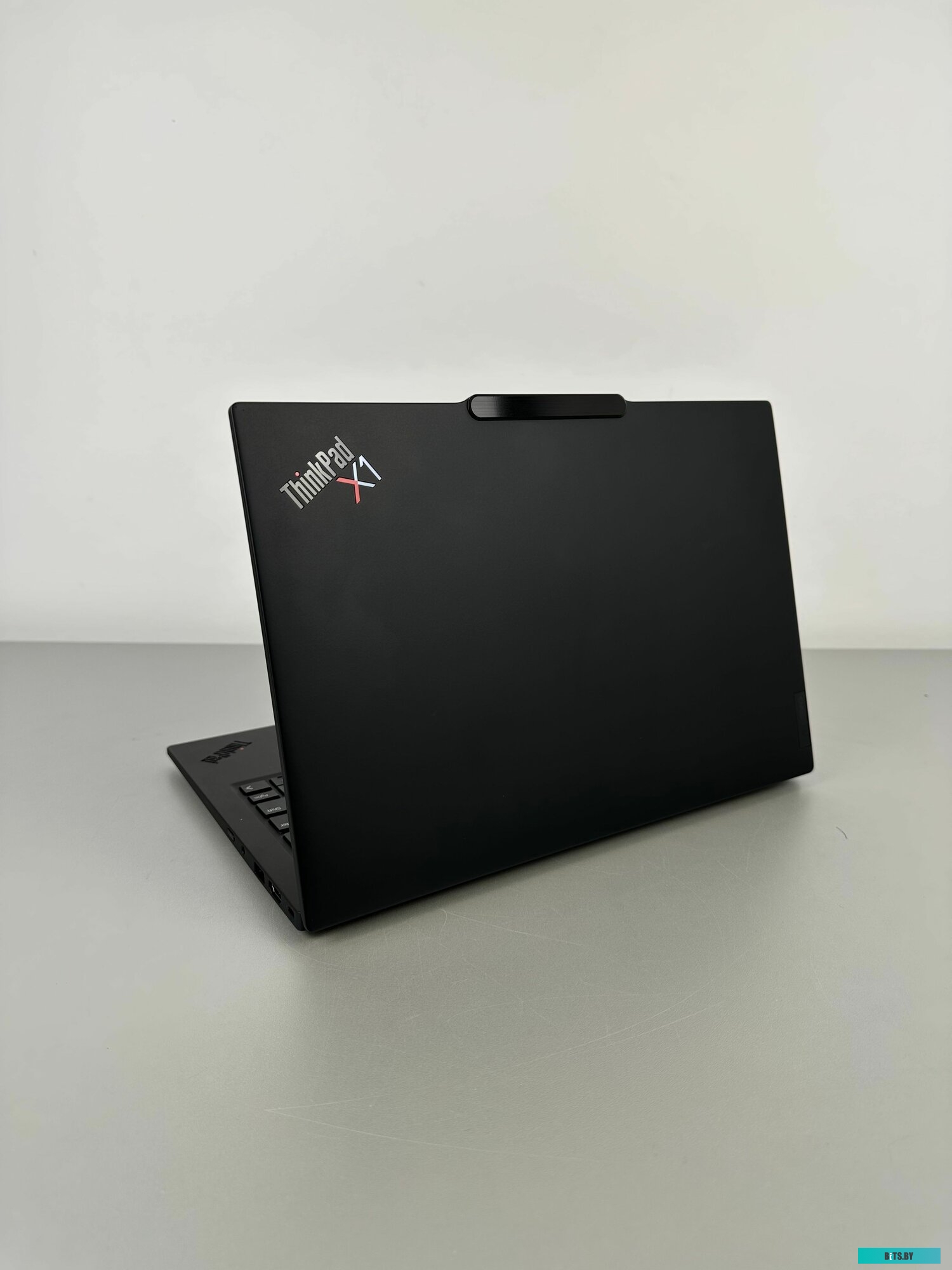 Ноутбук Lenovo ThinkPad X1 Carbon G13 Aura 21NX00JPSG