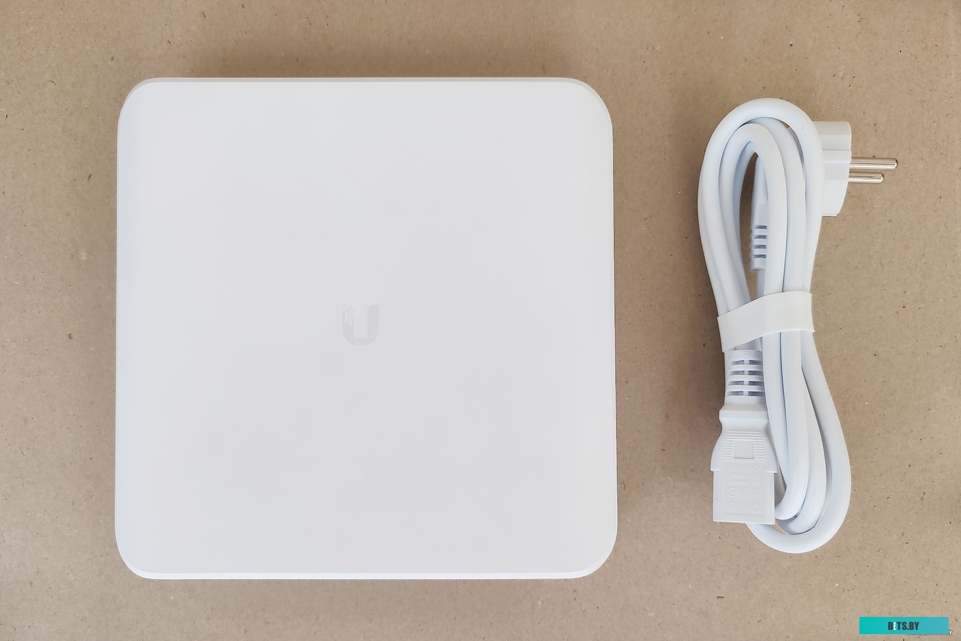 Коммутатор Ubiquiti UniFi Switch Lite 16 POE USW-Lite-16-POE