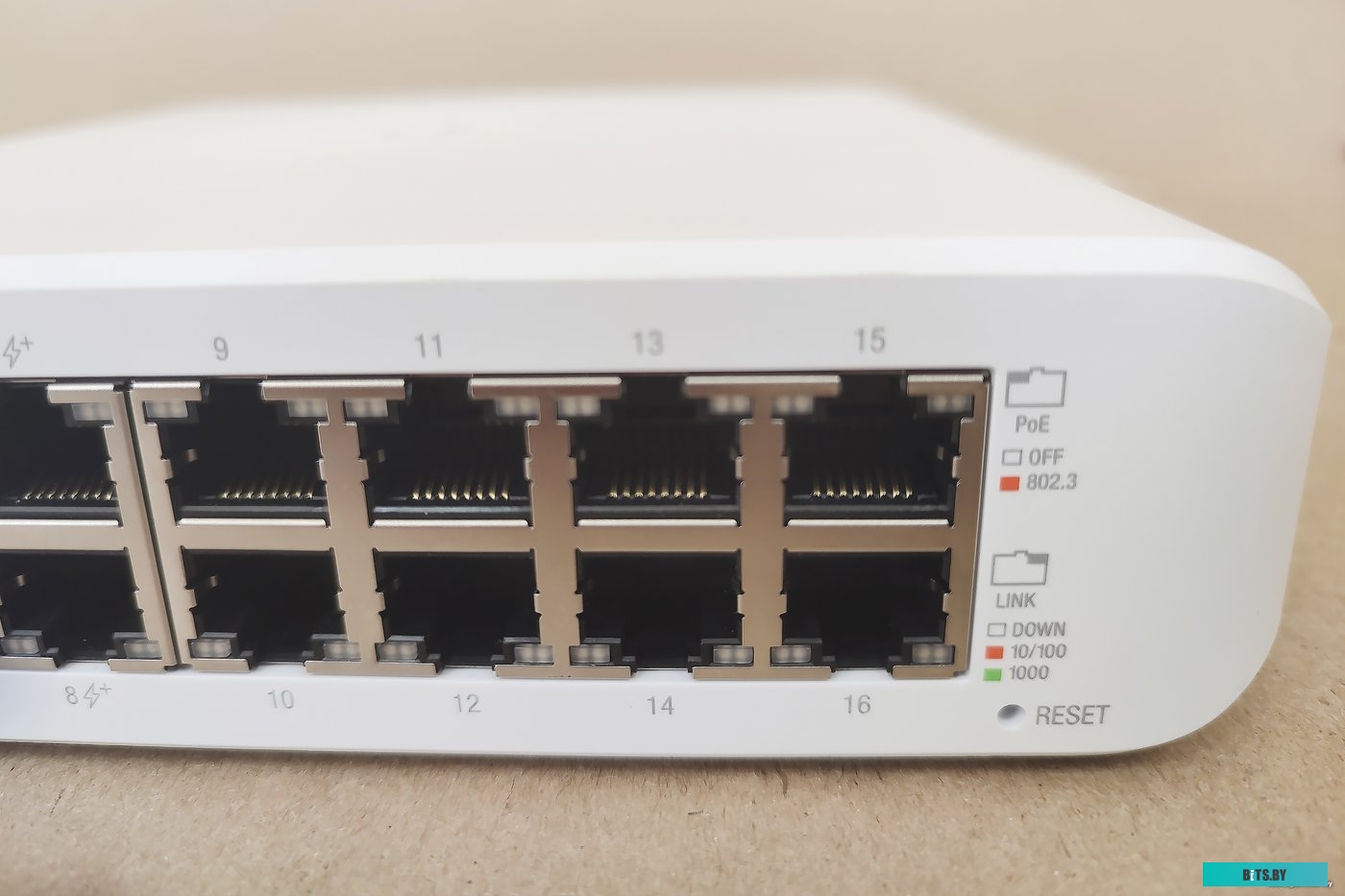 Коммутатор Ubiquiti UniFi Switch Lite 16 POE USW-Lite-16-POE