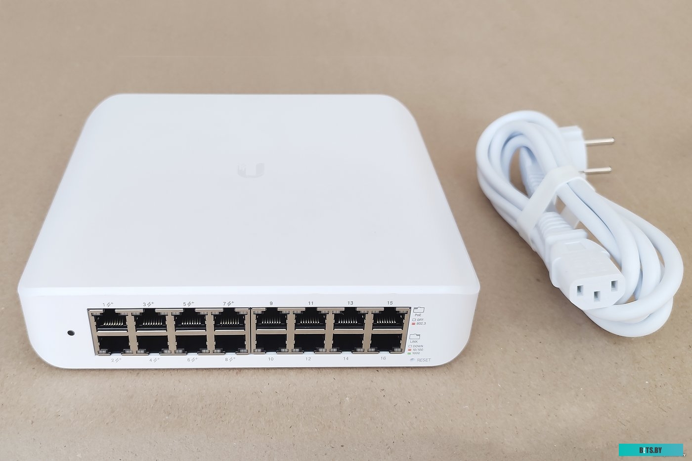 Коммутатор Ubiquiti UniFi Switch Lite 16 POE USW-Lite-16-POE