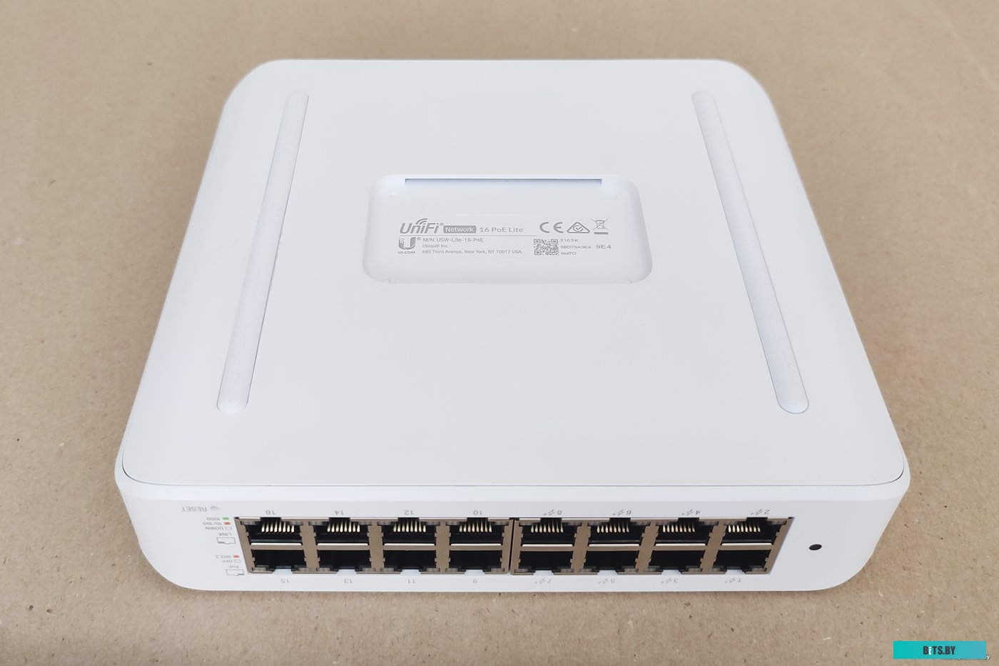Коммутатор Ubiquiti UniFi Switch Lite 16 POE USW-Lite-16-POE