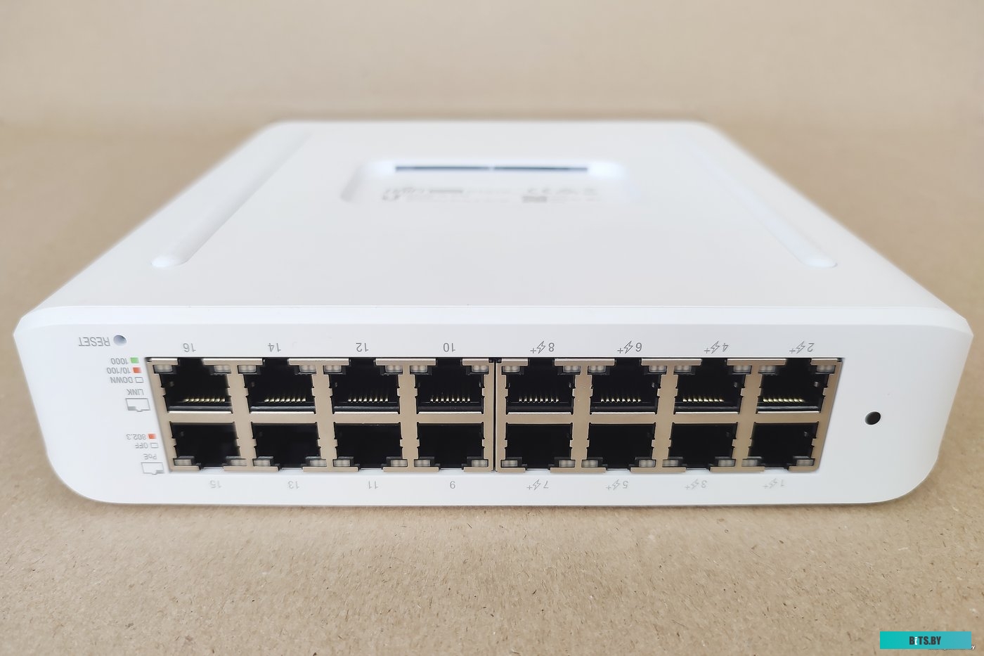 Коммутатор Ubiquiti UniFi Switch Lite 16 POE USW-Lite-16-POE