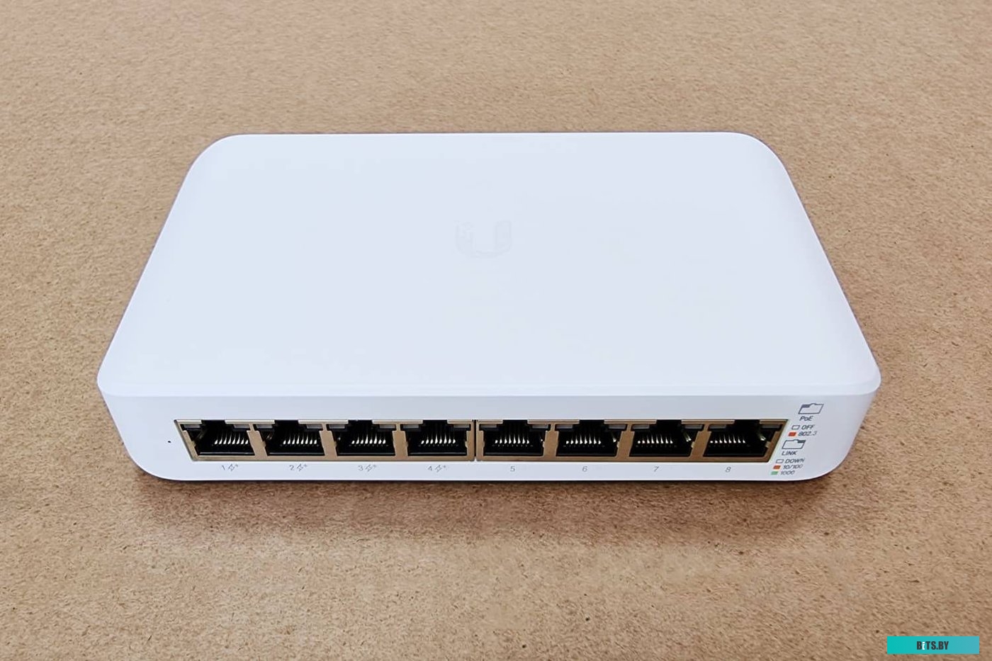 Управляемый коммутатор 2-го уровня Ubiquiti UniFi Switch Lite 8 POE USW-Lite-8-POE