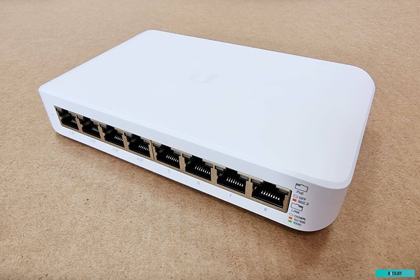 Управляемый коммутатор 2-го уровня Ubiquiti UniFi Switch Lite 8 POE USW-Lite-8-POE
