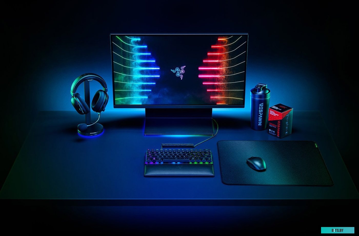Коврик Razer Strider Large <RZ02-03810200-R3M1>