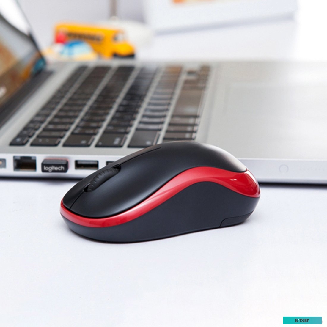 Мышь Logitech M185 (черный/красный)