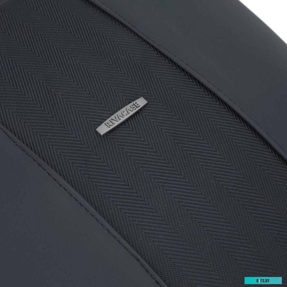 8165 Рюкзак для ноутбука 15.6" Riva 8165 черный полиуретан/полиэстер