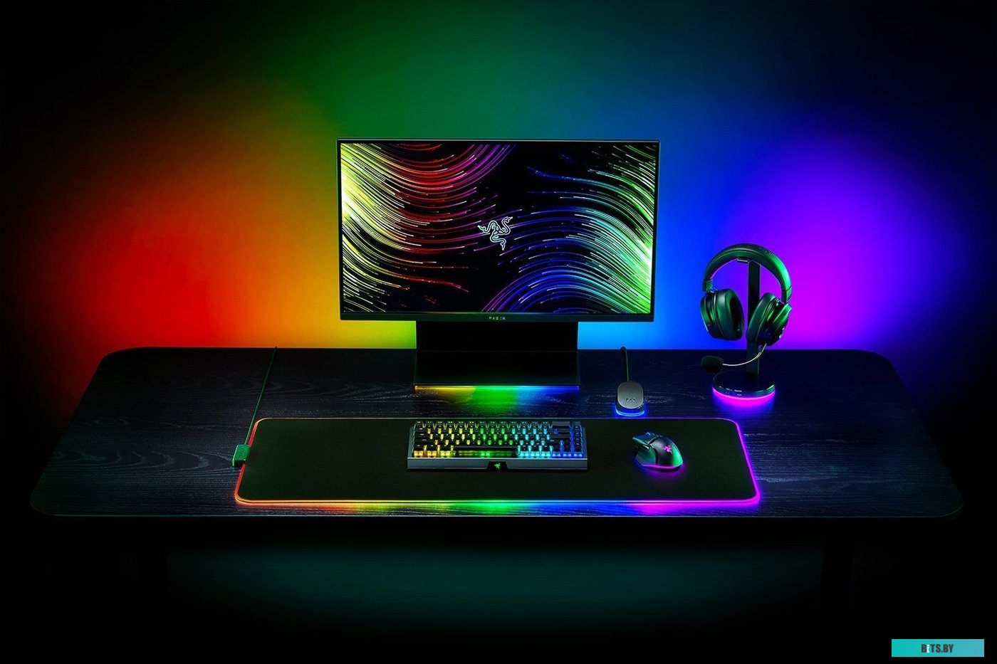 Коврик для мыши Razer Strider Chroma RZ02-04490