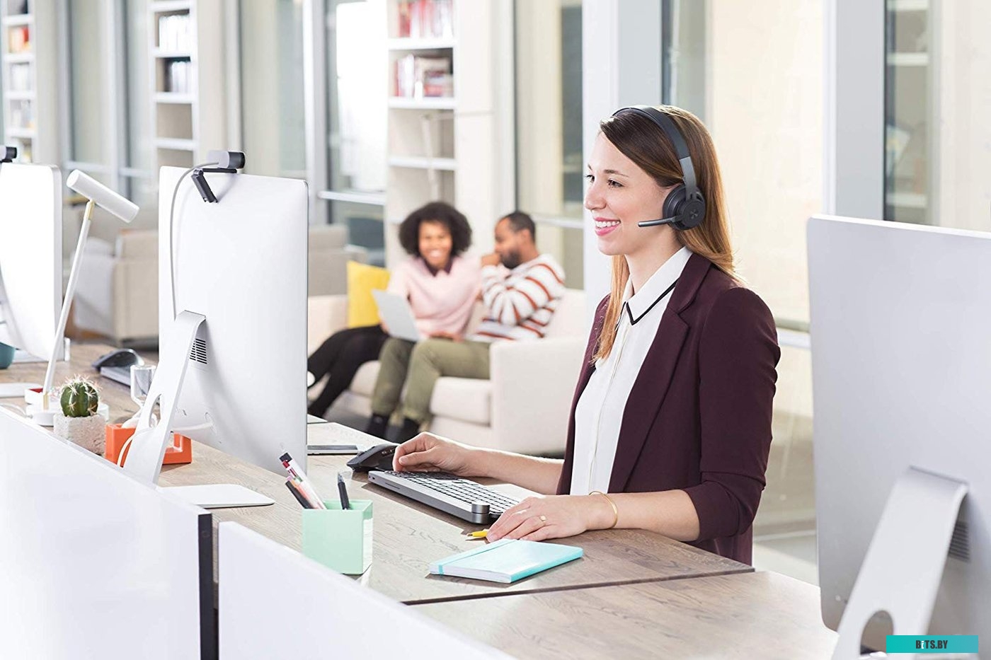 Наушники (Гарнитура) Logitech Zone Wireless UC <981-000914>