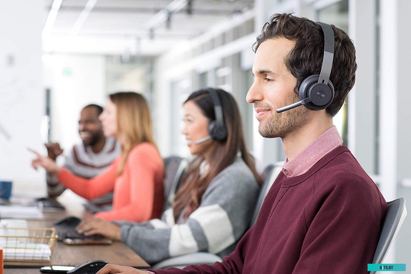 Наушники (Гарнитура) Logitech Zone Wireless UC <981-000914>