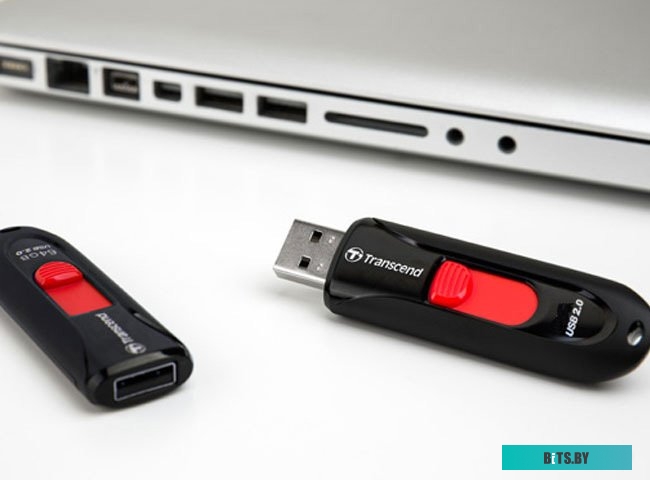 USB накопитель (Флешка) Transcend JetFlash 590 16GB (TS16GJF590K)