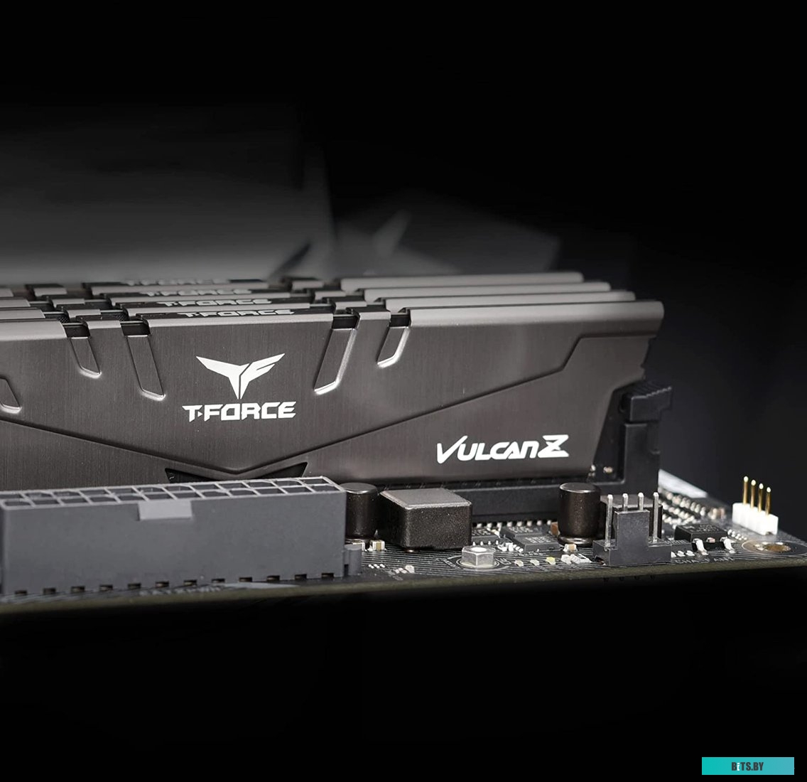 Модуль памяти Team T-Force Vulcan Z 2x16ГБ DDR4 3600 МГц TLZGD432G3600HC18JDC01