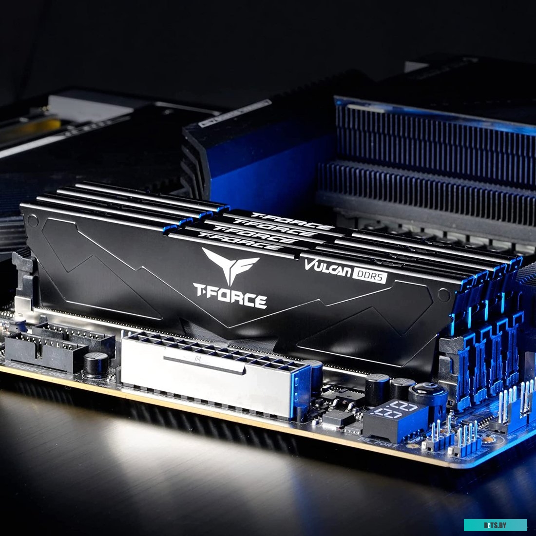 Team T-Force Vulcan 2x16ГБ DDR5 6000 МГц FLBD532G6000HC38ADC01